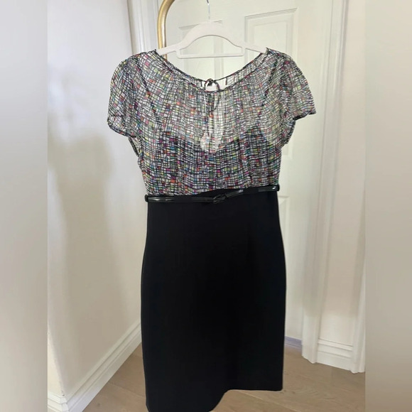 Tahari size 6 belted dress - Picture 3 of 9